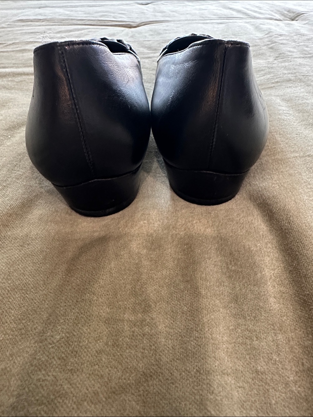 Salvatore Ferragamo Black Pointed-Toe Braided Leather Flats - Picture 5 of 9